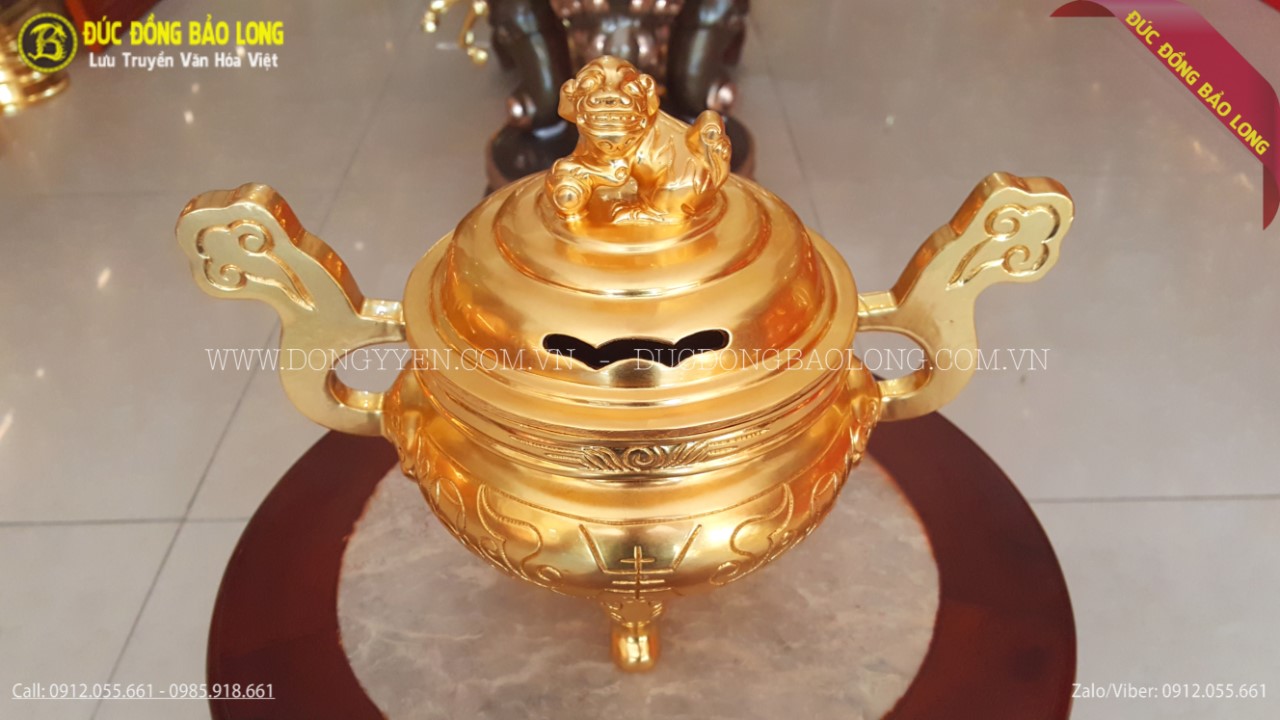 đỉnh thờ dát vàng