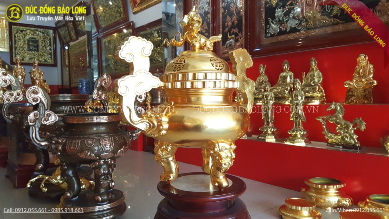 đỉnh thờ dát vàng