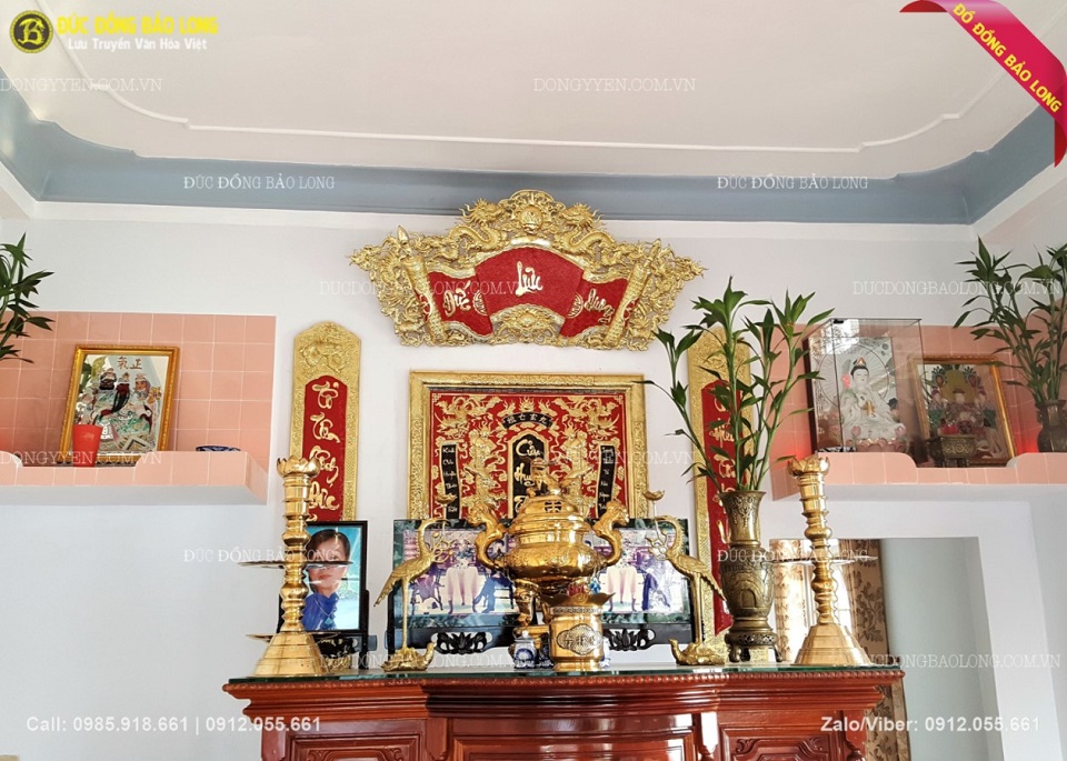 cuốn thư câu đối bằng đồng