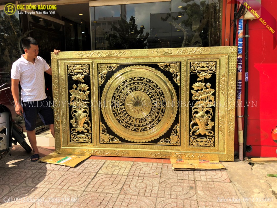 tranh mặt trống đồng hoa sen