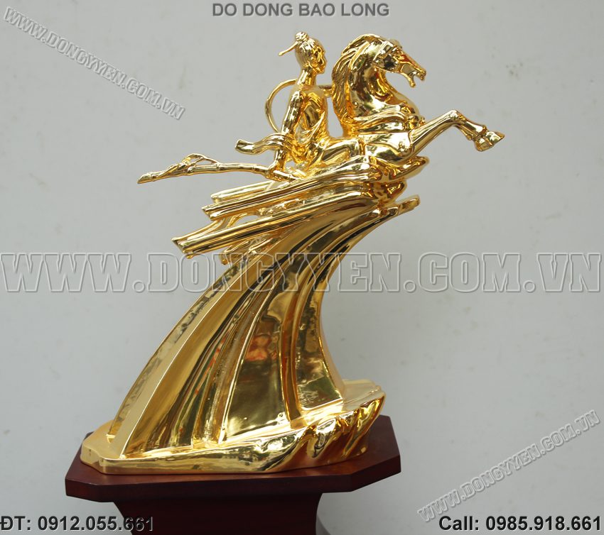 Tượng Thánh Gióng Mã Vàng 24K Quà Biếu Tặng Lãnh Đạo