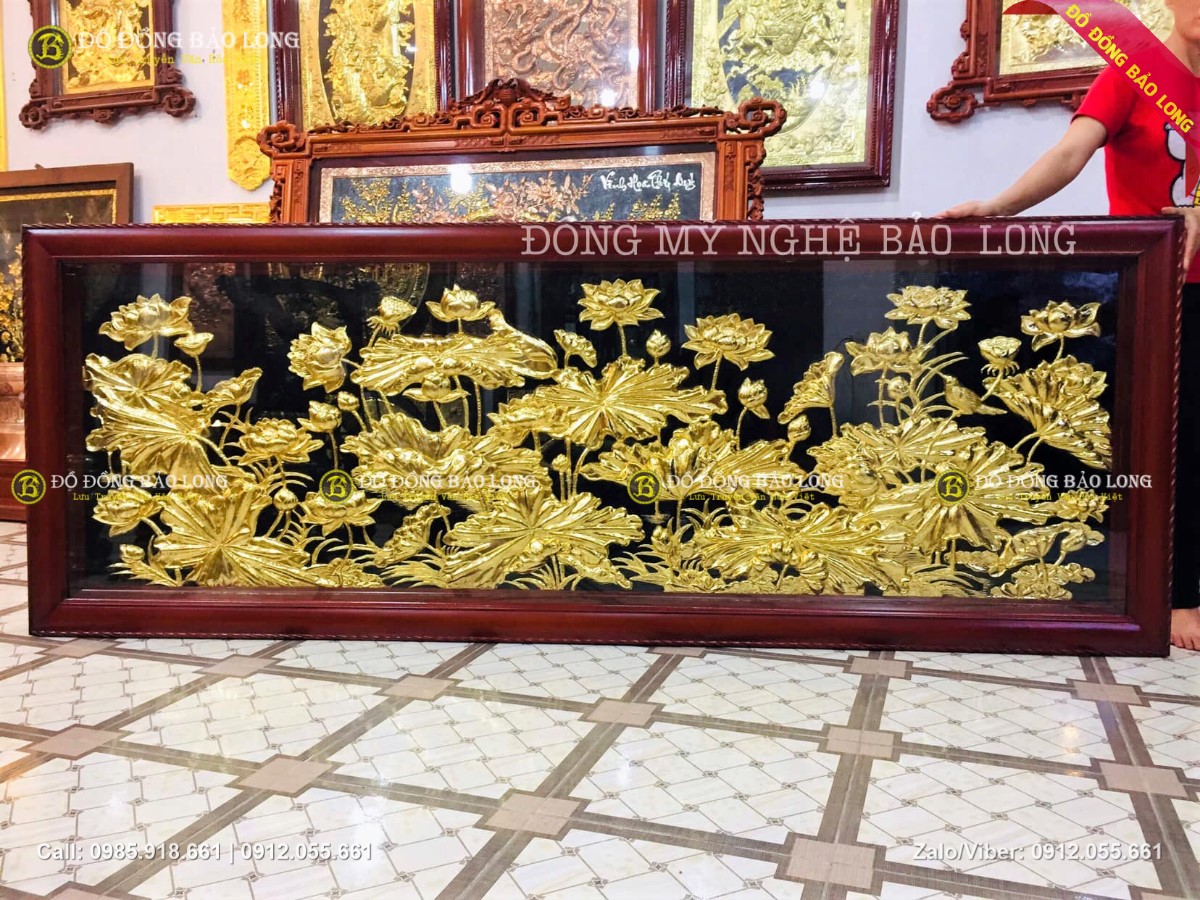 tranh hoa sen mạ vàng 24k cho khách ở QUỳ Hợp