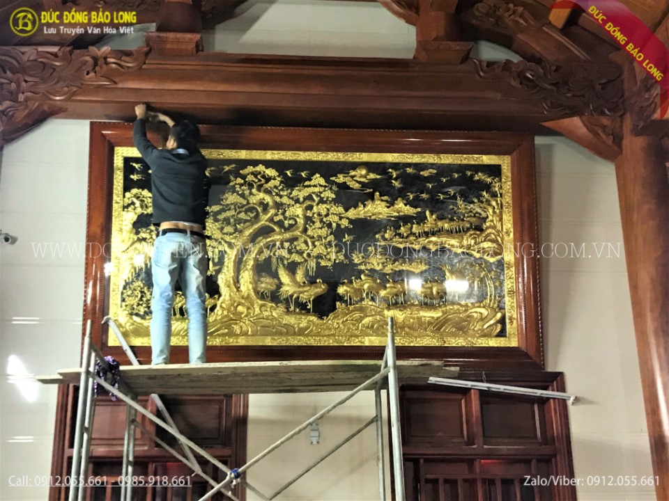 tranh bách hạc quần tùng dát vàng
