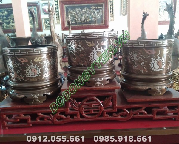 Bát hương đồng đỏ khảm tam khí