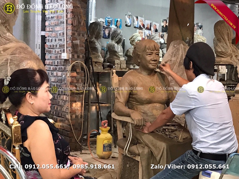 Duyệt mẫu tượng chân dung cho cặp vợ chồng doanh nhân tại Hà Nội