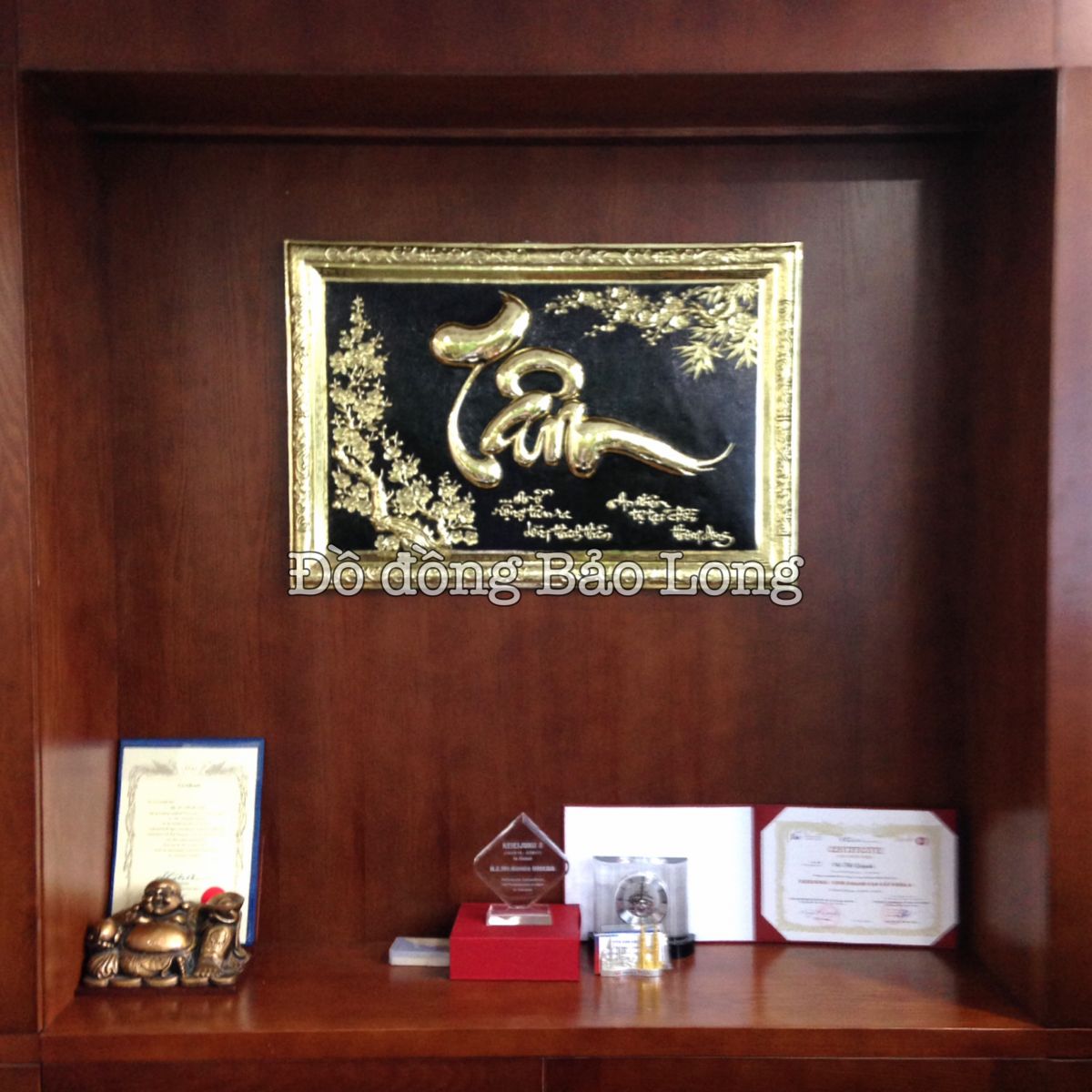 Lắp đặt hoàn thiện tranh chữ Tâm khung đồng cho chị Trang ở Nguyễn Xiển