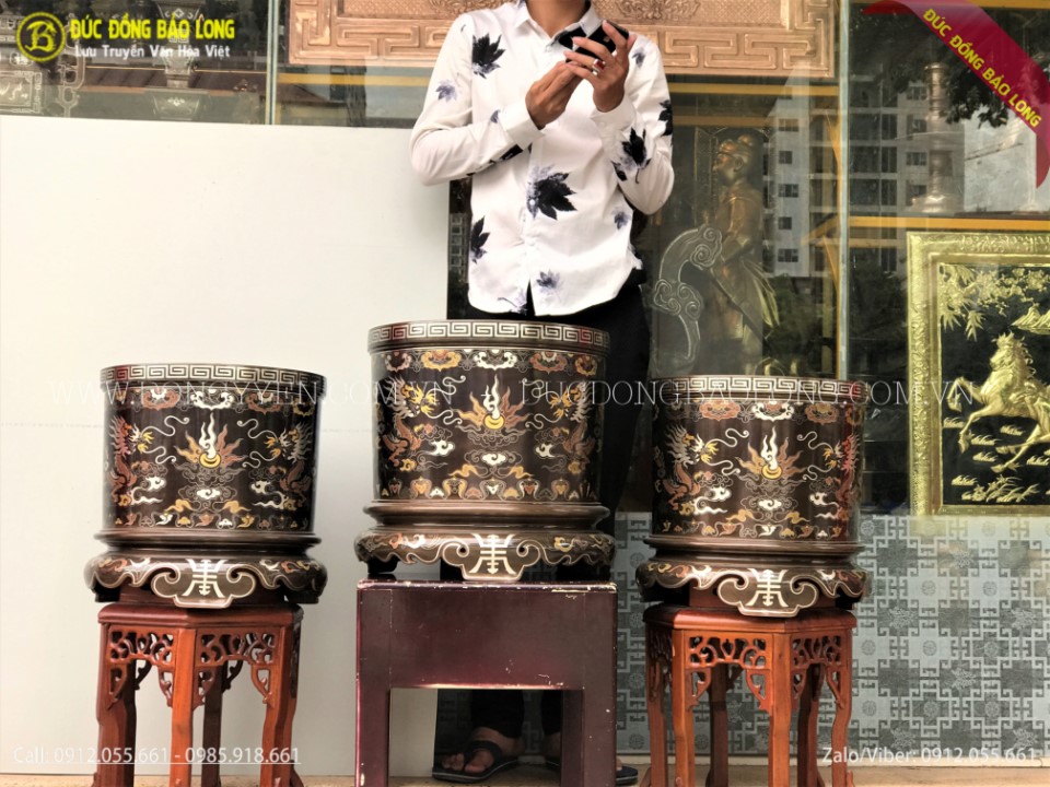 bát hương đồng khảm ngũ sắc