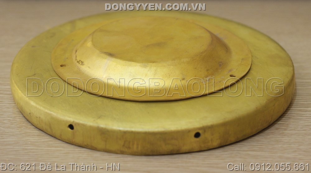 bộ cảnh và thanh la dùng trong hát văn
