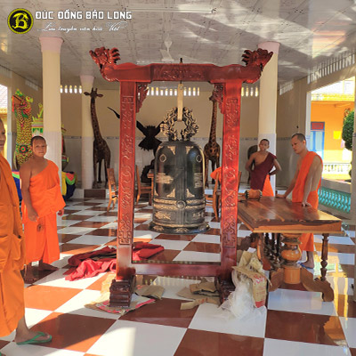 Đúc Chuông Đồng 200kg + Giá treo gỗ lim cho chùa Hang