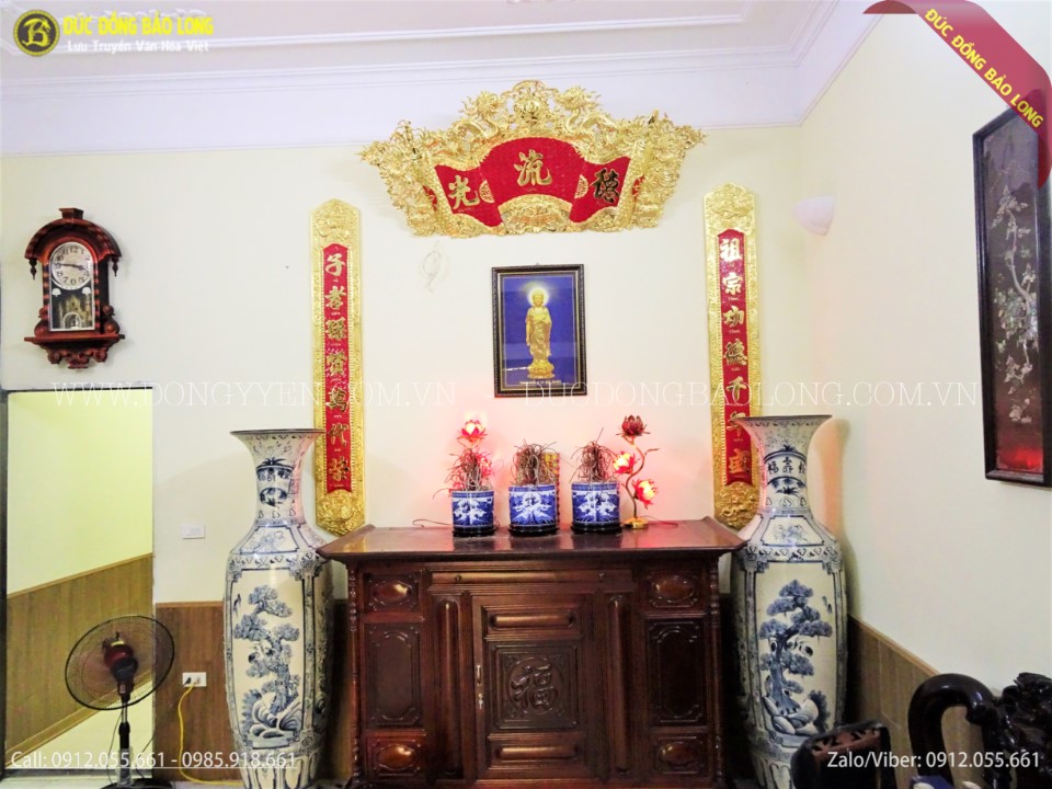 Cuốn thư câu đối bằng đồng