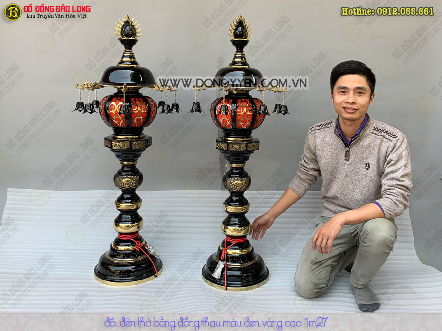 đôi đèn thờ bằng đồng thau