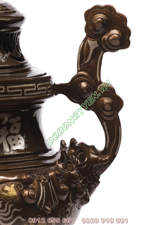 tai đỉnh thờ khảm tam khí