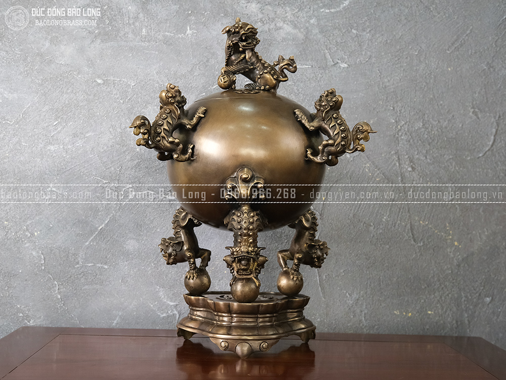 Đỉnh Thất Lân Vờn Cầu bằng đồng vàng cao 57cm màu giả cổ