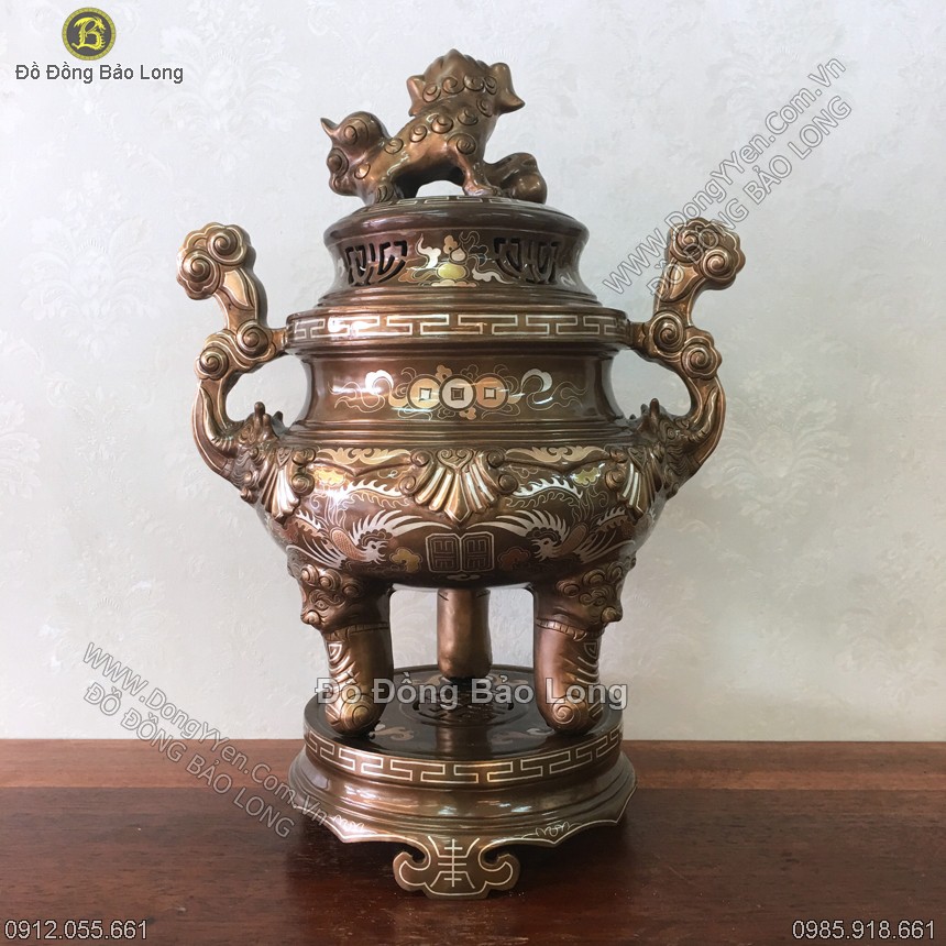mặt sau của đỉnh khảm phượng
