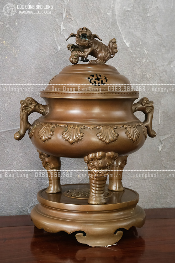 Đỉnh Thập Sòi bằng đồng vàng màu nâu trầm cổ cao 46cm