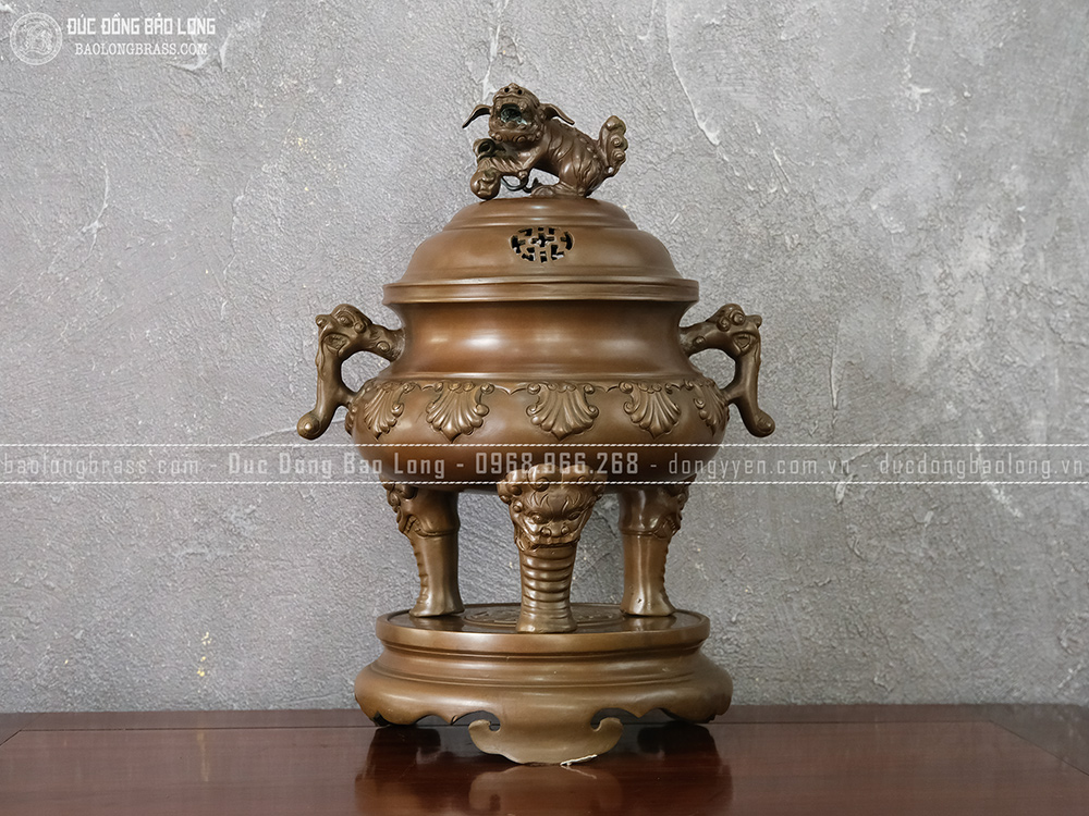 Đỉnh Thập Sòi bằng đồng vàng màu nâu trầm cổ cao 46cm