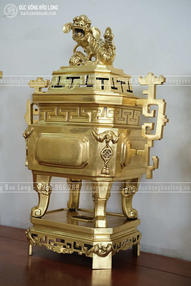 Đỉnh Thất Lân Vờn Cầu bằng đồng cao 40cm màu trầm cổ