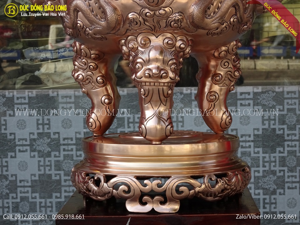 đỉnh thờ bằng đồng đỏ
