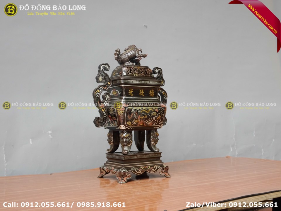 đỉnh vuông khảm ngũ sắc