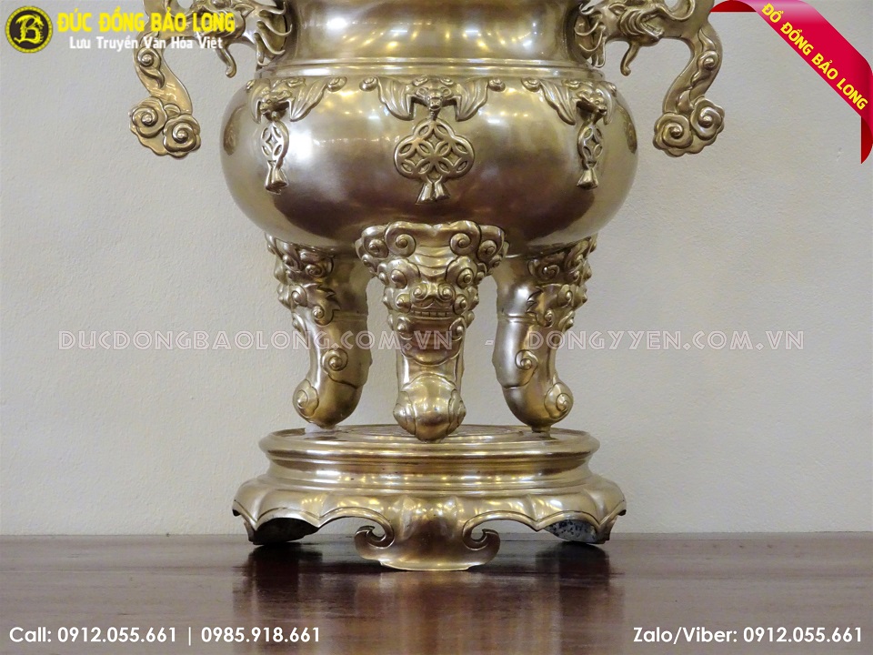 chân đế đỉnh đồng
