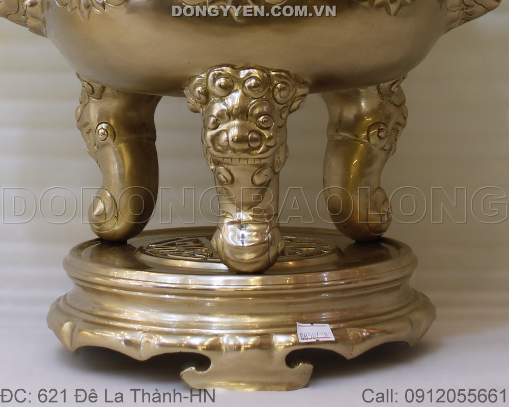 chân và đế đỉnh màu mộc