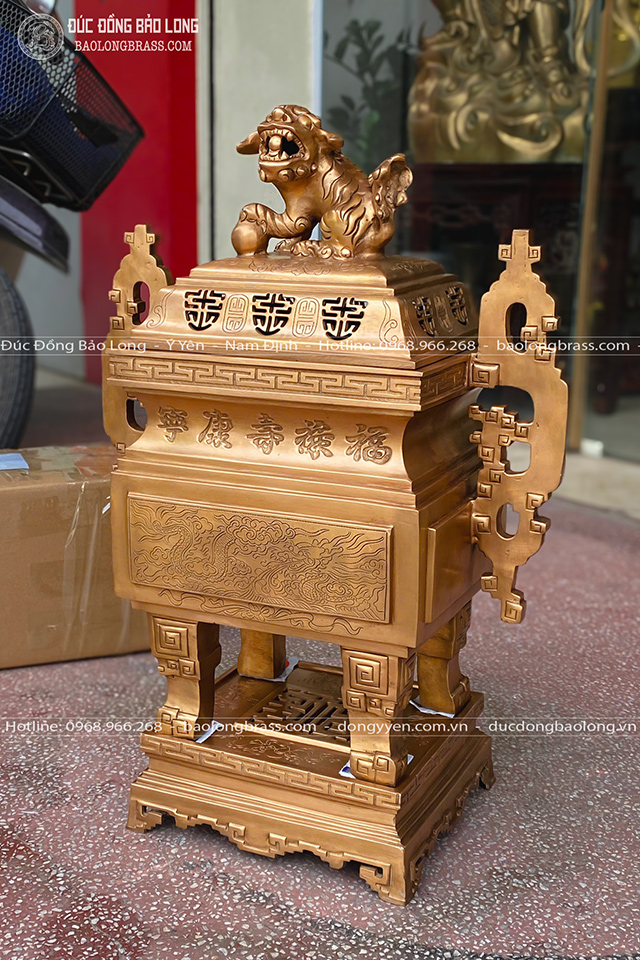 Đỉnh Vuông Tai Chiên Chạm Rồng Phượng Bằng Đồng Đỏ Màu Trầm Cổ Cao 60Cm