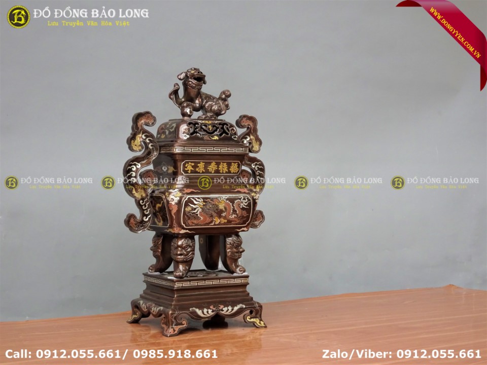 đỉnh vuông bằng đồng