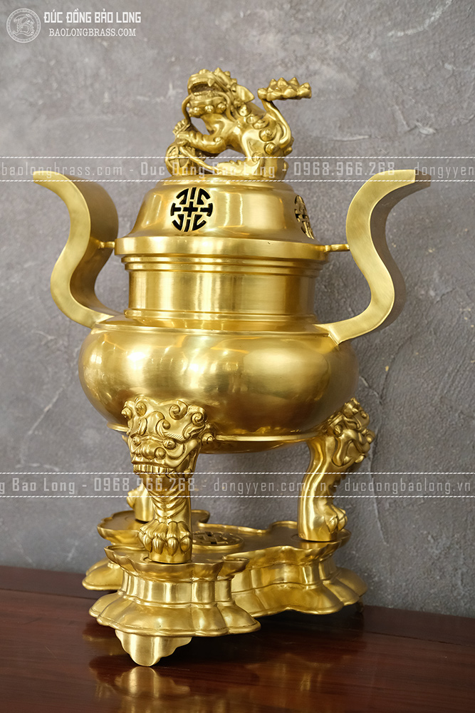 Đỉnh Thất Lân Vờn Cầu bằng đồng vàng cao 40cm màu trầm cổ