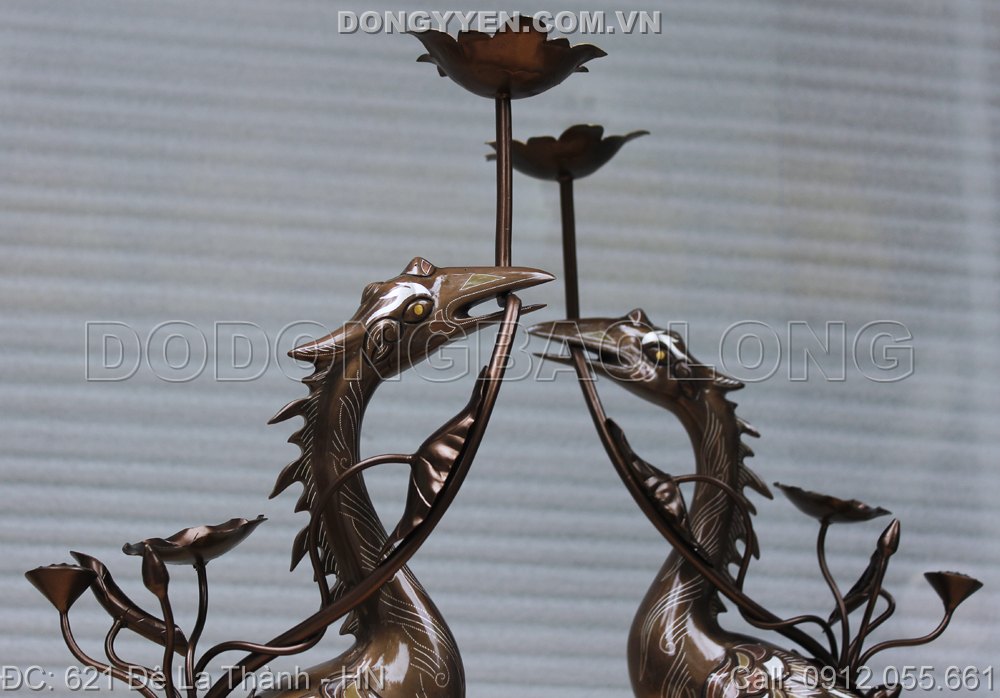 mỏ hạc ngậm sen