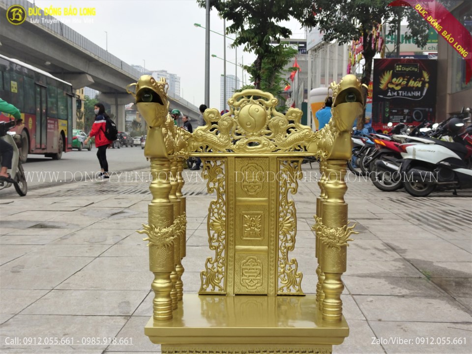 ngai thờ bằng đồng