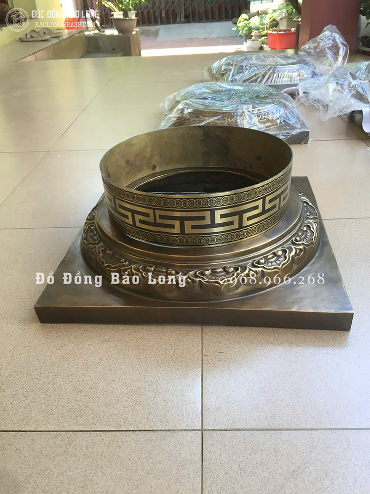 Bảo Long nhận chế tác chân cột bằng đồng theo hoa văn và kích thước yêu cầu