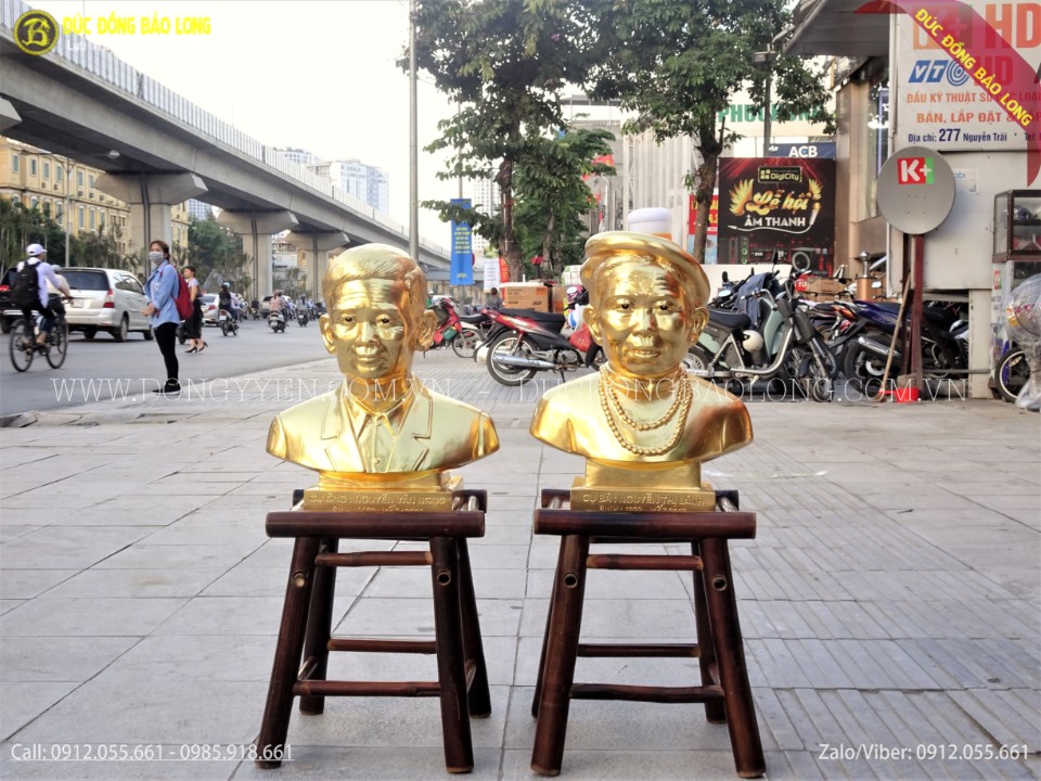 tượng chân dung dát vàng