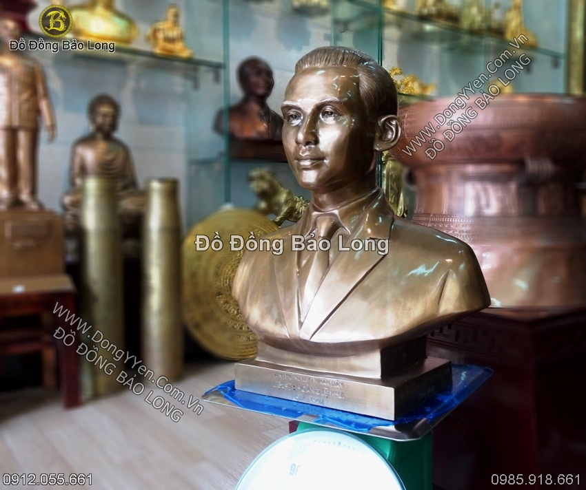 đúc tượng chân dung hoàng lê kha