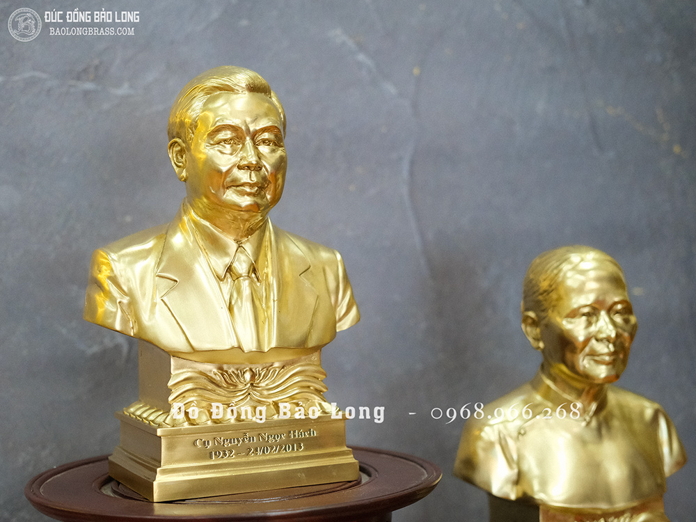 Tượng chân dung cụ ông, cụ bà bằng đồng vàng cao 30cm
