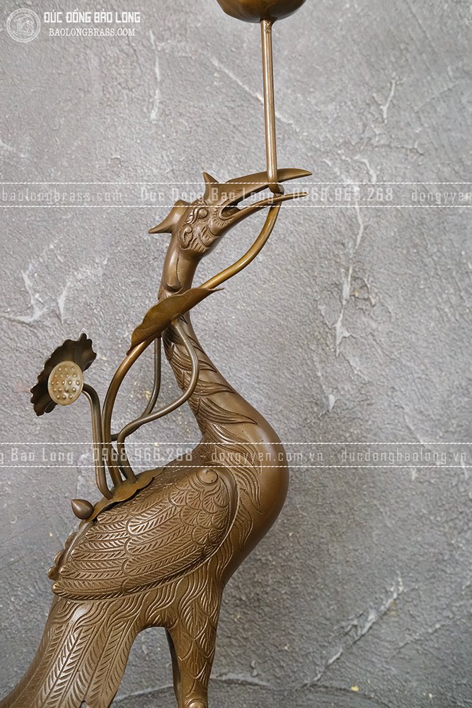 Đôi chân nến cổ bằng đồng vàng màu nâu trầm cao 41cm