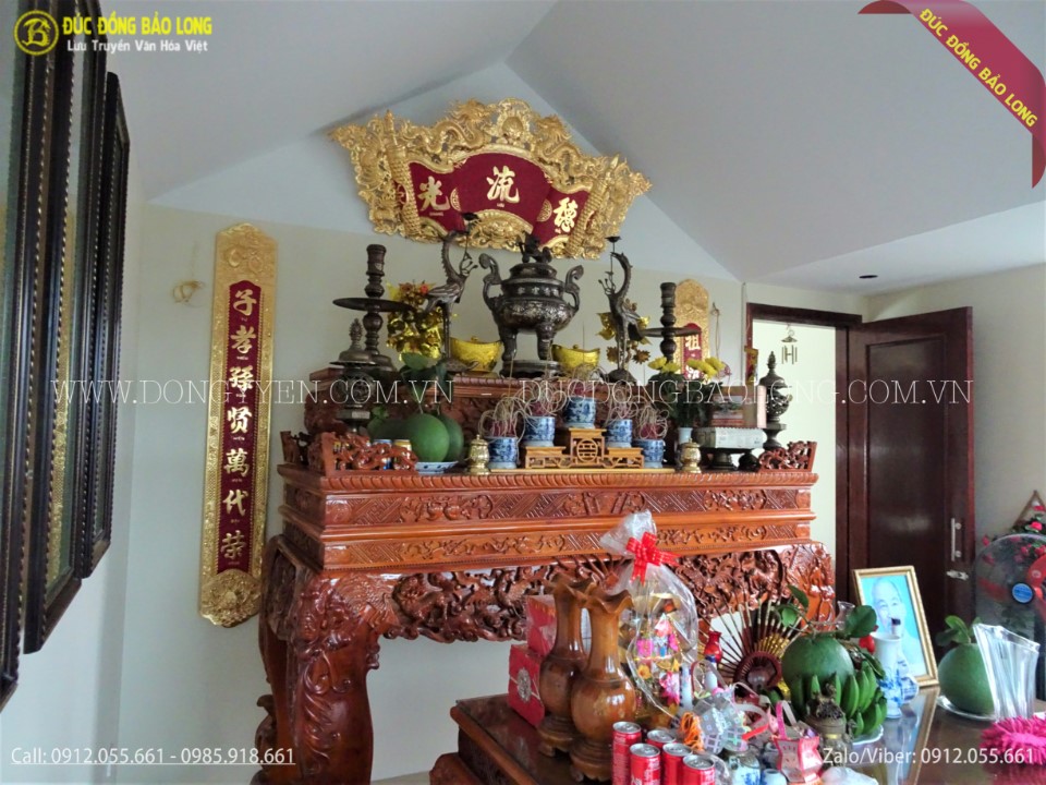 cuốn thư câu đối bằng đồng mạ vàng