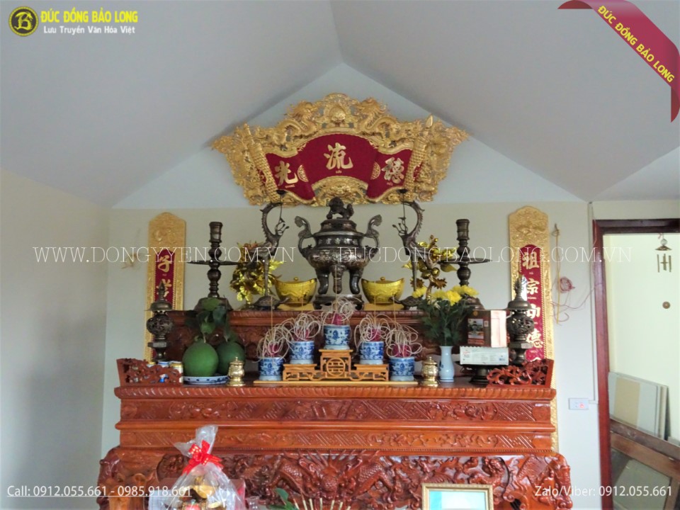 cuốn thư câu đối bằng đồng