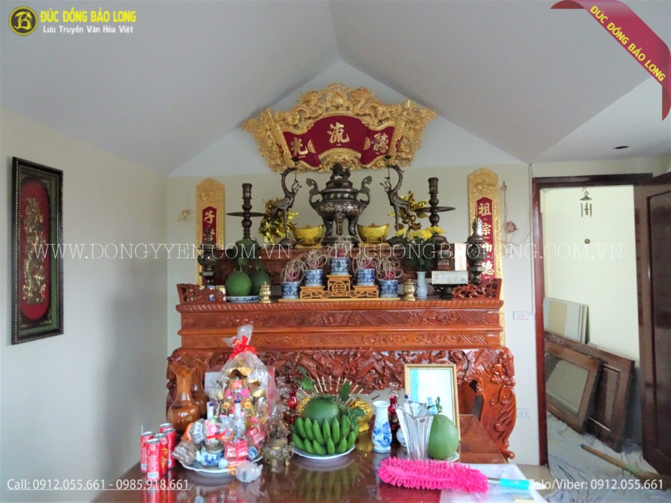 cuốn thư câu đối bằng đồng