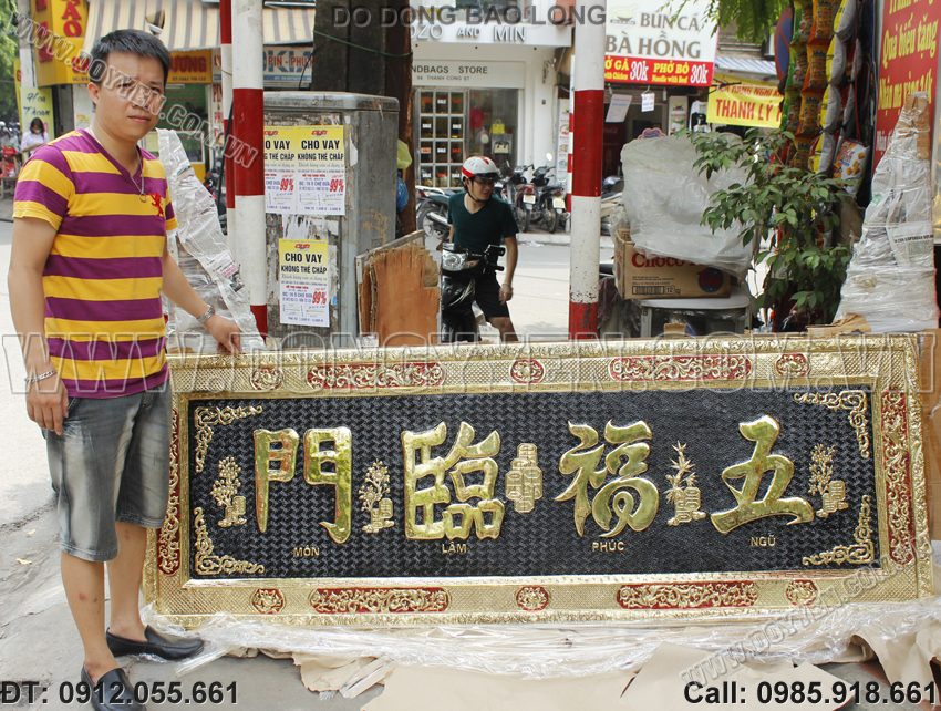 đại tự ngũ phúc lâm môn bằng đồng vàng 2m17