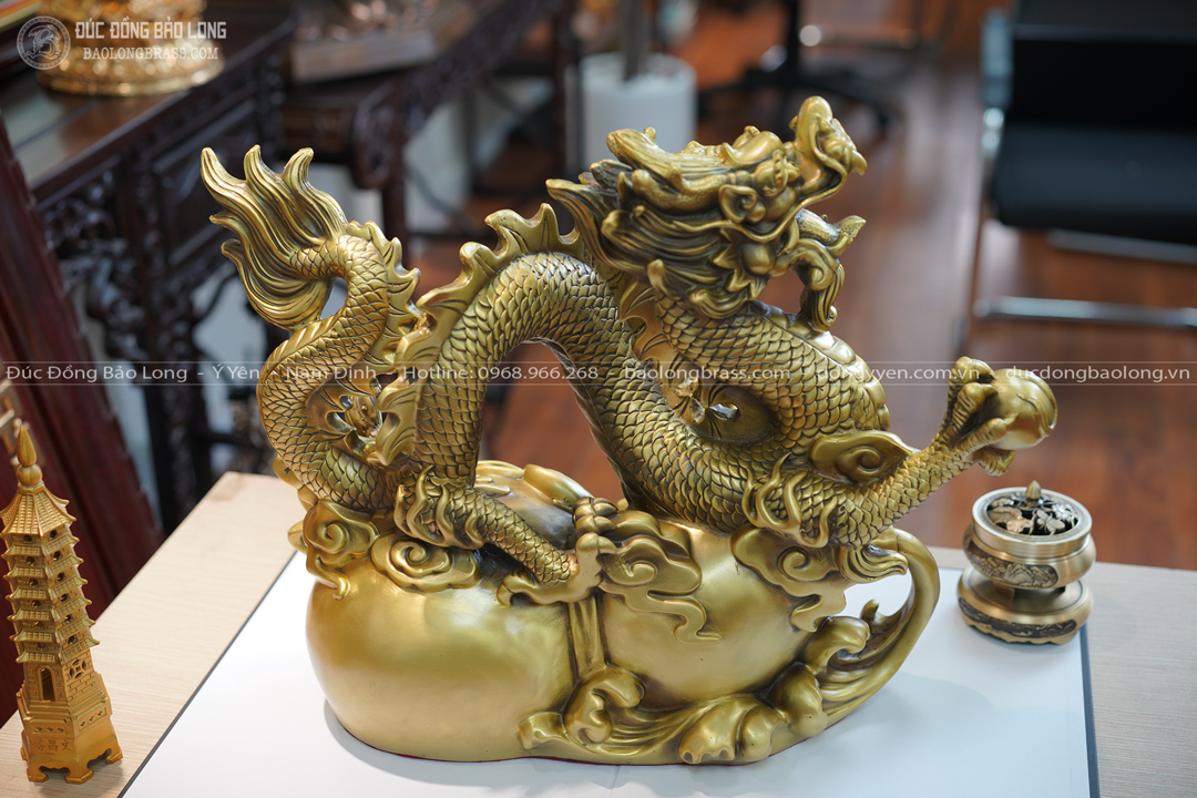 tượng rồng cầm ngọc cưỡi hồ lô bằng đồng vàng cao 42cm