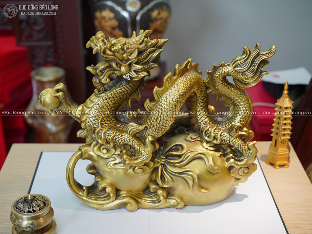 tượng rồng cầm ngọc cưỡi hồ lô bằng đồng vàng cao 42cm