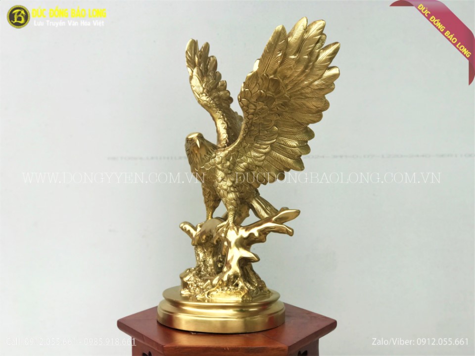 chim đại bàng tung cánh bằng đồng