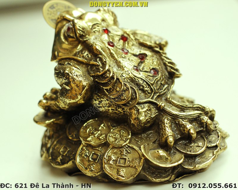 Cóc ba chân mạ vàng sẽ tăng thêm cát khí