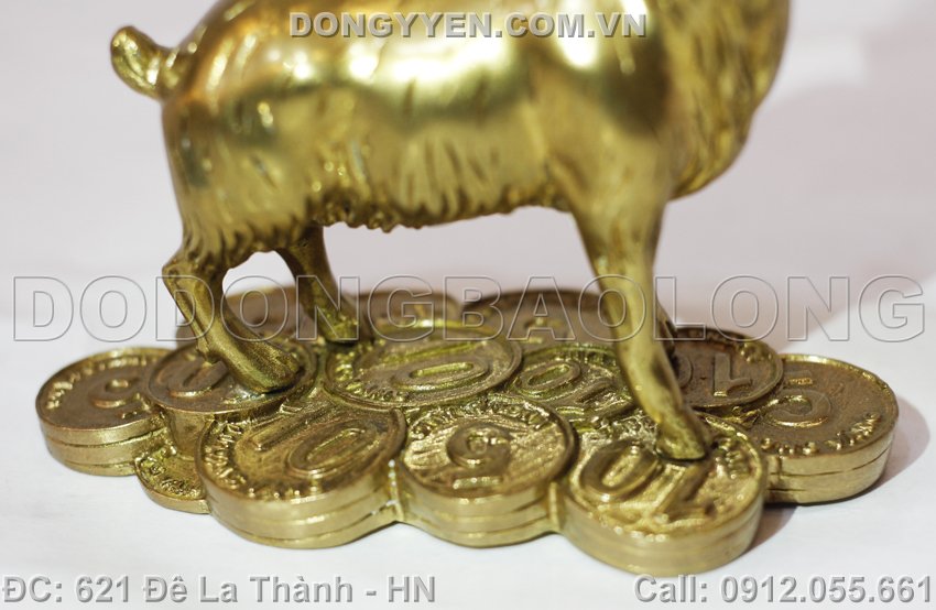 dê đứng trên tiền