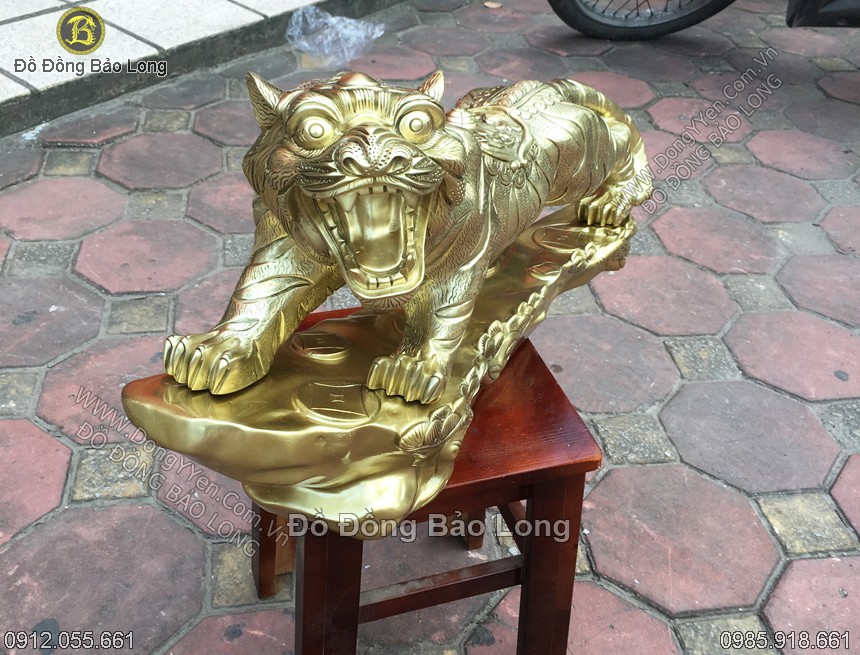 tượng hổ đúc thủ công bằng đồng cát tút