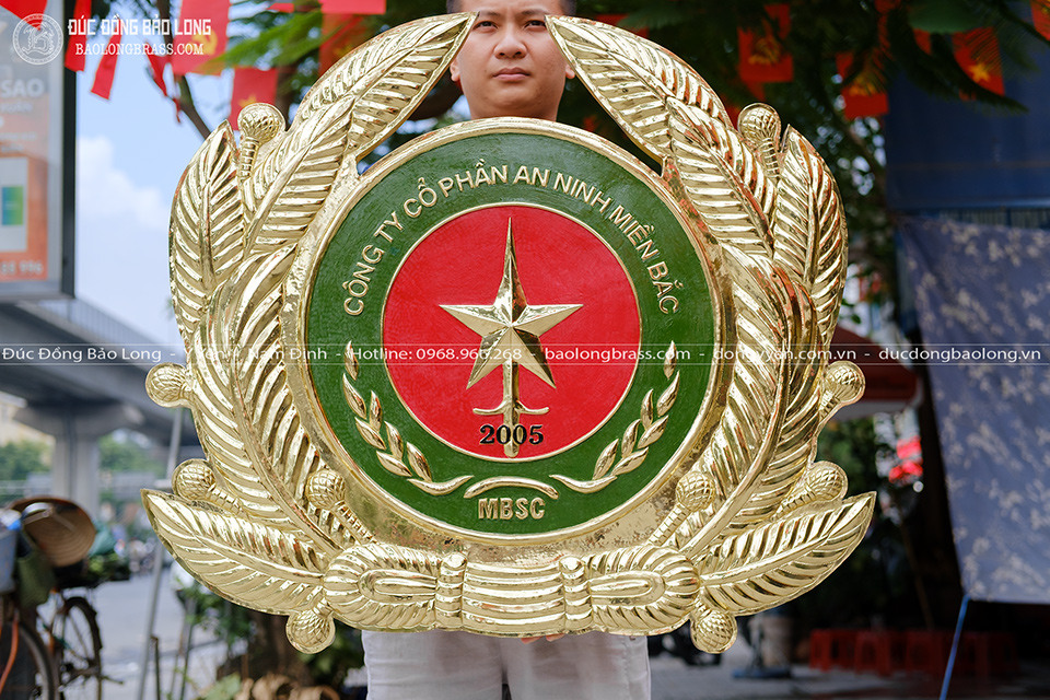 logo ngành quân đội bằng đồng đk 51cm