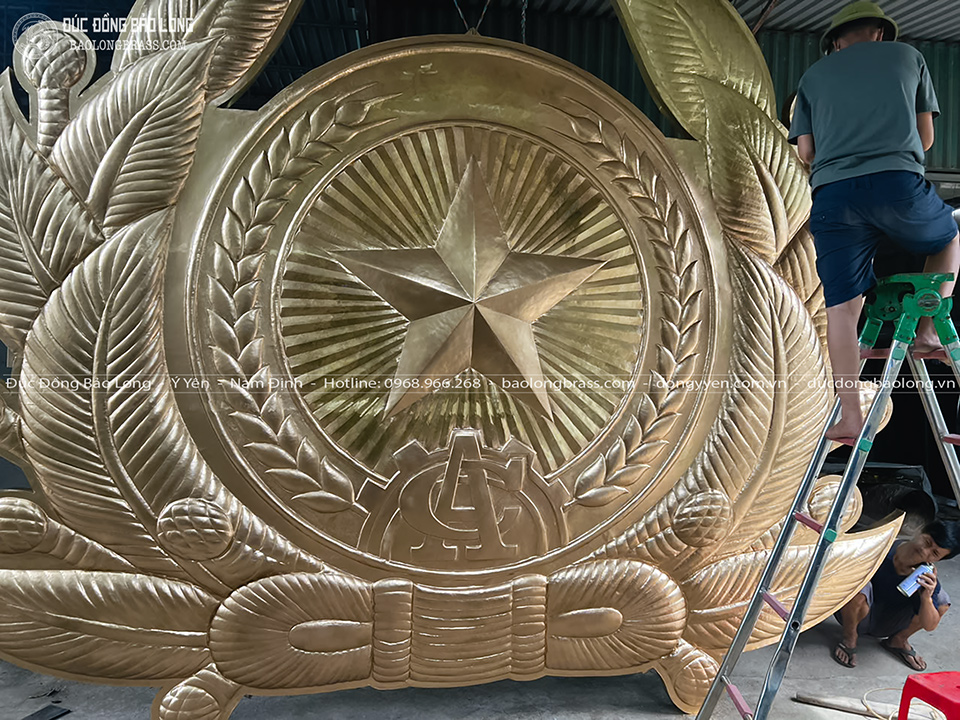 Logo Ngành Công An Bằng Đồng Vàng Kích thước 4m2 x 3m42