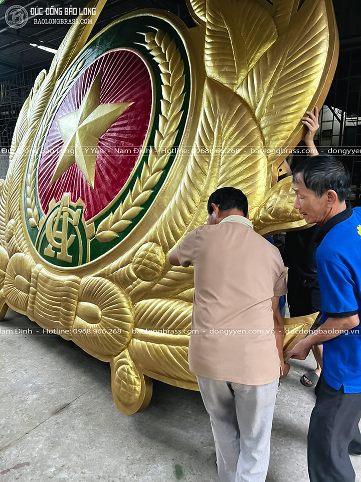 Logo Ngành Công An Bằng Đồng Vàng Kích thước 4m2 x 3m42