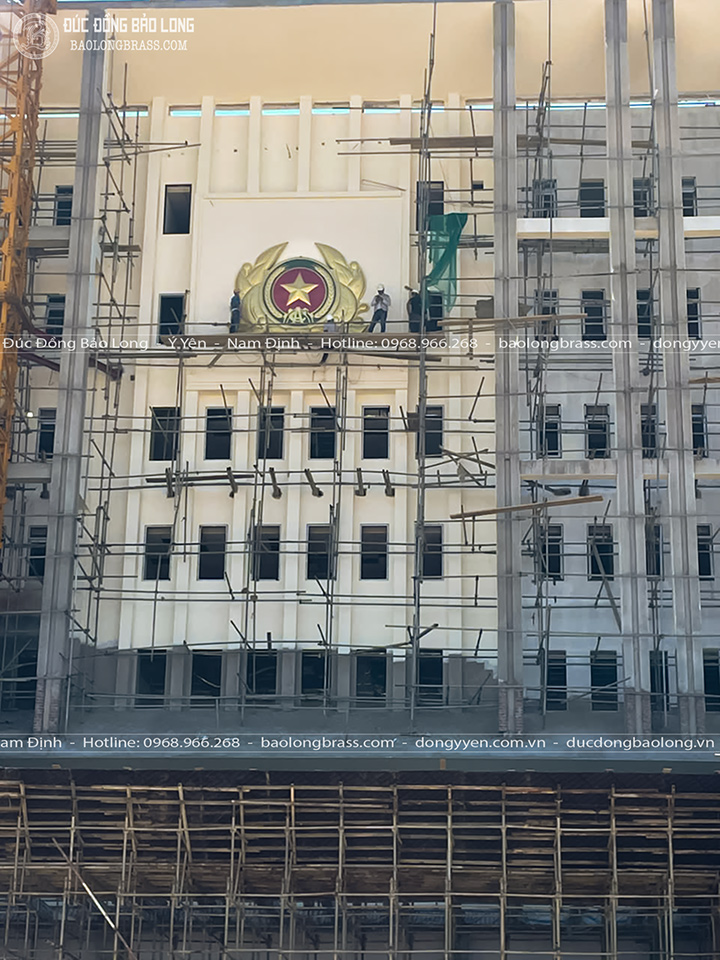 Logo Ngành Công An Bằng Đồng Vàng Kích thước 4m2 x 3m42