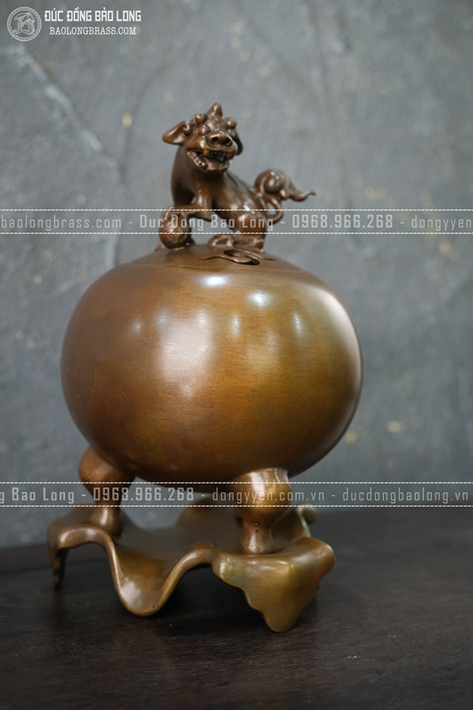 Đỉnh quả bóng đồng vàng màu nâu giả cổ cỡ bé cao 25cm